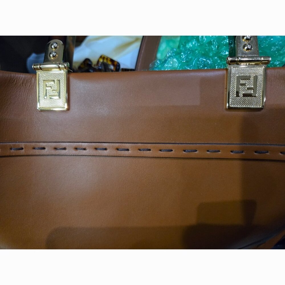 Pristine Authentic Fendi Roma Satchel - Picture 12 of 12